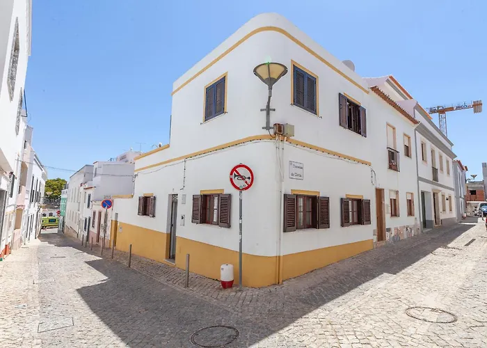 J - Casa Do Farol Guesthouse