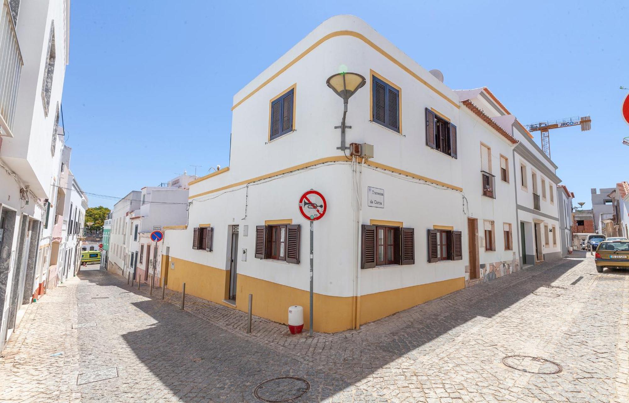 J - Casa Do Farol Guest house